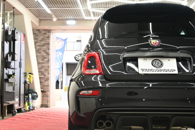 アバルト 595 ｺﾝﾍﾟﾃｨﾂｨｵｰﾈ　正規D車 左H 5速MT Sabeltｽﾎﾟｰﾂｼｰﾄ 純正OPﾅﾋﾞTV ﾌﾙｾｸﾞ Bｶﾒﾗ 17ｲﾝﾁAW ﾚｯﾄﾞｷｬﾘﾊﾟｰ ﾚｺｰﾄﾞﾓﾝﾂｧ　2年保証付