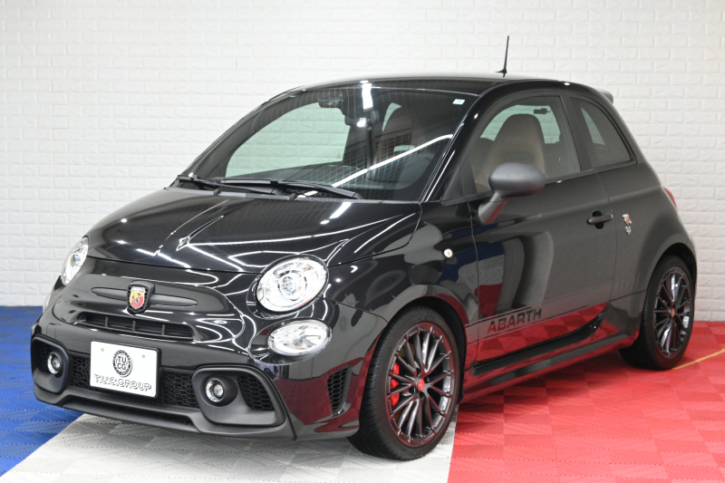アバルト 595 ｺﾝﾍﾟﾃｨﾂｨｵｰﾈ　正規D車 1ｵｰﾅｰ 左H 5速MT Sabeltｽﾎﾟｰﾂｼｰﾄ 純正ﾀｯﾁｽｸﾘｰﾝ CarPlay 17ｲﾝﾁAW ﾚｯﾄﾞｷｬﾘﾊﾟｰ ﾚｺｰﾄﾞﾓﾝﾂｧ　2年保証付