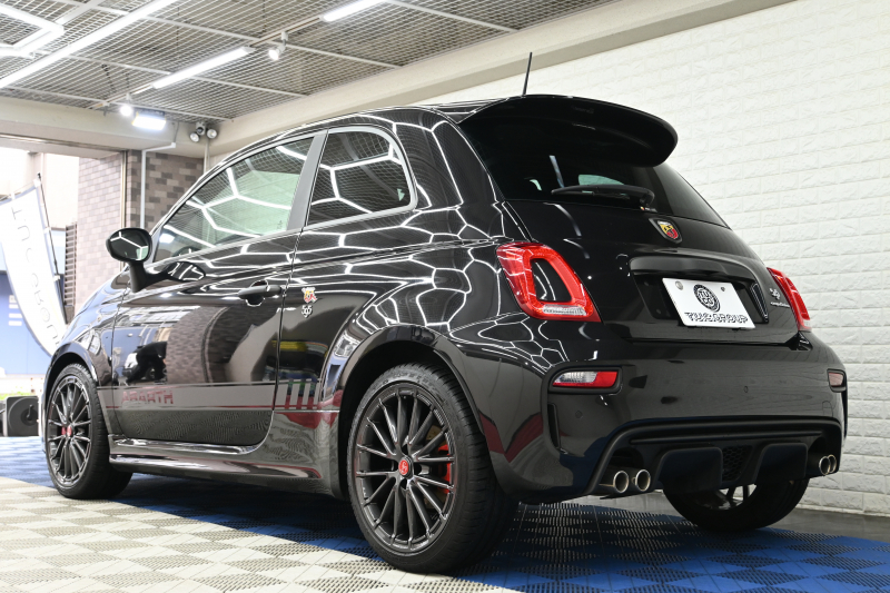 アバルト 595 ｺﾝﾍﾟﾃｨﾂｨｵｰﾈ　正規D車 1ｵｰﾅｰ 左H 5速MT Sabeltｽﾎﾟｰﾂｼｰﾄ 純正ﾀｯﾁｽｸﾘｰﾝ CarPlay 17ｲﾝﾁAW ﾚｯﾄﾞｷｬﾘﾊﾟｰ ﾚｺｰﾄﾞﾓﾝﾂｧ　2年保証付