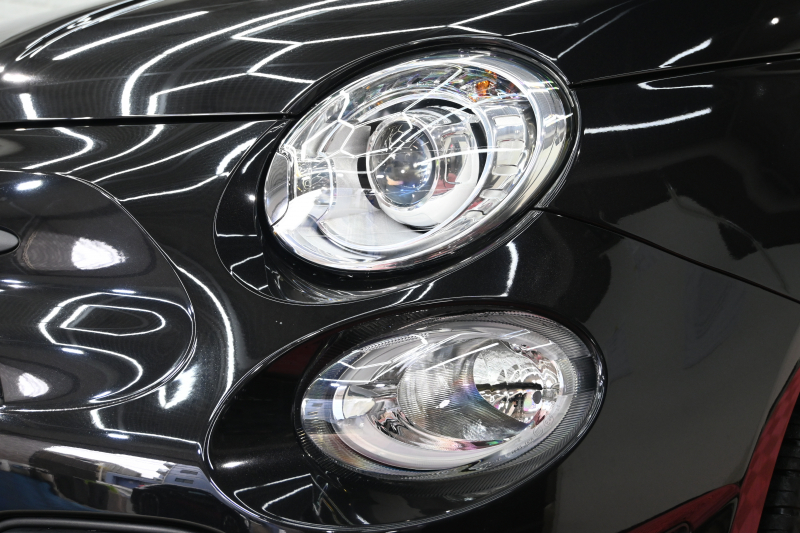 アバルト 595 ｺﾝﾍﾟﾃｨﾂｨｵｰﾈ　正規D車 1ｵｰﾅｰ 左H 5速MT Sabeltｽﾎﾟｰﾂｼｰﾄ 純正ﾀｯﾁｽｸﾘｰﾝ CarPlay 17ｲﾝﾁAW ﾚｯﾄﾞｷｬﾘﾊﾟｰ ﾚｺｰﾄﾞﾓﾝﾂｧ　2年保証付