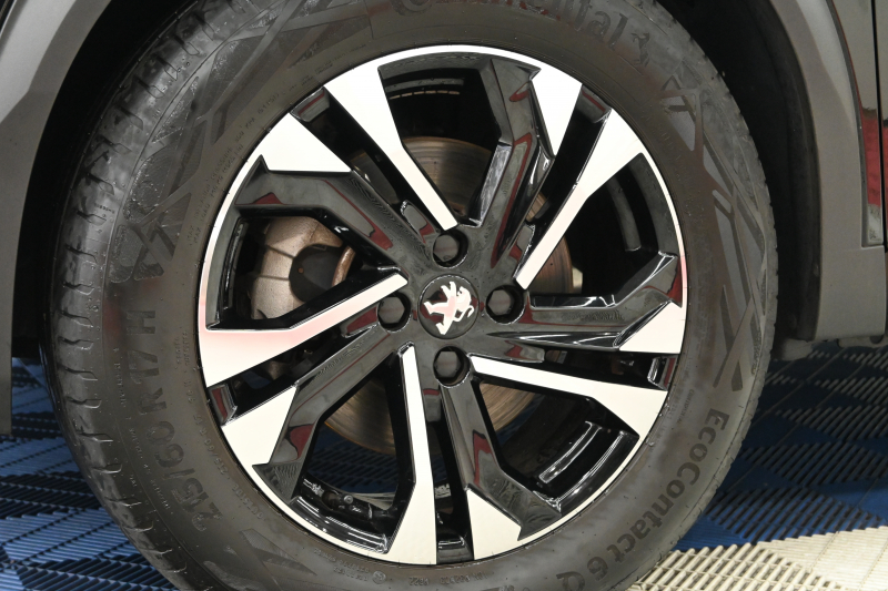 プジョー 2008 GTﾊﾟｯｸ ﾌﾞﾙｰHDi　Pｽﾀ ACC ECO 黒革電動ｼｰﾄ ﾊﾟﾉﾗﾏSR 純正ﾀｯﾁｽｸﾘｰﾝ CarPlay Bｶﾒﾗ 純正17ｲﾝﾁAW LEDﾗｲﾄ ｱｸﾃｨﾌﾞｾｰﾌﾃｨﾌﾞﾚｰｷ　2年保証付