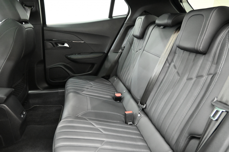 プジョー 2008 GTﾊﾟｯｸ ﾌﾞﾙｰHDi　Pｽﾀ ACC ECO 黒革電動ｼｰﾄ ﾊﾟﾉﾗﾏSR 純正ﾀｯﾁｽｸﾘｰﾝ CarPlay Bｶﾒﾗ 純正17ｲﾝﾁAW LEDﾗｲﾄ ｱｸﾃｨﾌﾞｾｰﾌﾃｨﾌﾞﾚｰｷ　2年保証付