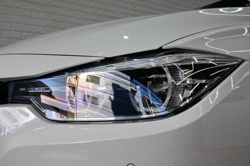 BMW 3シリーズ 320i ﾂｰﾘﾝｸﾞ Mｽﾎﾟｰﾂ　後期LCIﾓﾃﾞﾙ ACC 黒革 ｼｰﾄﾋｰﾀｰ ﾊﾟﾉﾗﾏSR 純正iDriveﾅﾋﾞTV ﾌﾙｾｸﾞ Bｶﾒﾗ Mｴｱﾛ&18ｲﾝﾁAW 自動ﾄﾗﾝｸ LEDﾗｲﾄ　2年保証付