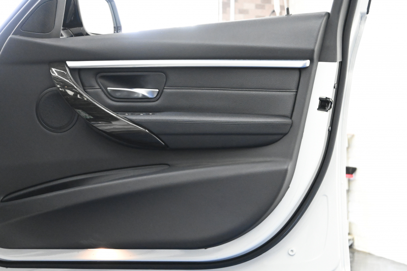 BMW 3シリーズ 320i ﾂｰﾘﾝｸﾞ Mｽﾎﾟｰﾂ　後期LCIﾓﾃﾞﾙ ACC 黒革 ｼｰﾄﾋｰﾀｰ ﾊﾟﾉﾗﾏSR 純正iDriveﾅﾋﾞTV ﾌﾙｾｸﾞ Bｶﾒﾗ Mｴｱﾛ&18ｲﾝﾁAW 自動ﾄﾗﾝｸ LEDﾗｲﾄ　2年保証付