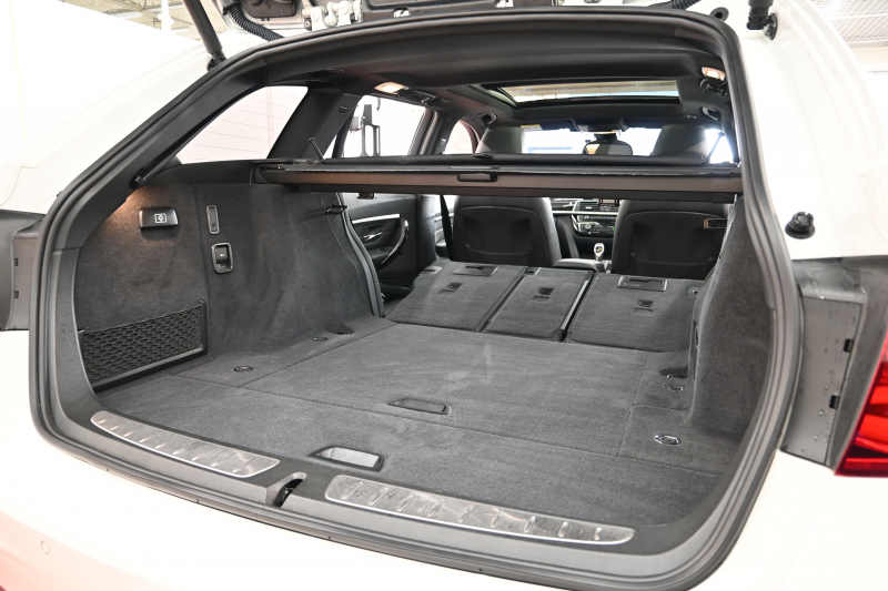 BMW 3シリーズ 320i ﾂｰﾘﾝｸﾞ Mｽﾎﾟｰﾂ　後期LCIﾓﾃﾞﾙ ACC 黒革 ｼｰﾄﾋｰﾀｰ ﾊﾟﾉﾗﾏSR 純正iDriveﾅﾋﾞTV ﾌﾙｾｸﾞ Bｶﾒﾗ Mｴｱﾛ&18ｲﾝﾁAW 自動ﾄﾗﾝｸ LEDﾗｲﾄ　2年保証付