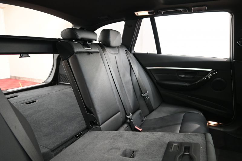 BMW 3シリーズ 320i ﾂｰﾘﾝｸﾞ Mｽﾎﾟｰﾂ　後期LCIﾓﾃﾞﾙ ACC 黒革 ｼｰﾄﾋｰﾀｰ ﾊﾟﾉﾗﾏSR 純正iDriveﾅﾋﾞTV ﾌﾙｾｸﾞ Bｶﾒﾗ Mｴｱﾛ&18ｲﾝﾁAW 自動ﾄﾗﾝｸ LEDﾗｲﾄ　2年保証付