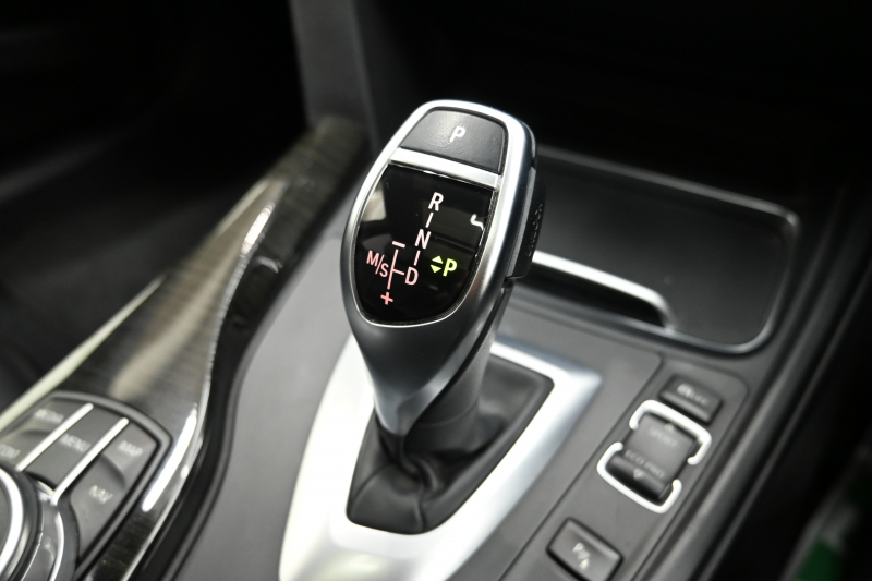 BMW 3シリーズ 320i ﾂｰﾘﾝｸﾞ Mｽﾎﾟｰﾂ　後期LCIﾓﾃﾞﾙ ACC 黒革 ｼｰﾄﾋｰﾀｰ ﾊﾟﾉﾗﾏSR 純正iDriveﾅﾋﾞTV ﾌﾙｾｸﾞ Bｶﾒﾗ Mｴｱﾛ&18ｲﾝﾁAW 自動ﾄﾗﾝｸ LEDﾗｲﾄ　2年保証付