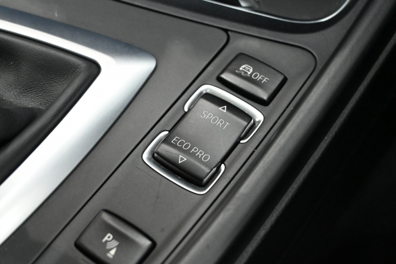 BMW 3シリーズ 320i ﾂｰﾘﾝｸﾞ Mｽﾎﾟｰﾂ　後期LCIﾓﾃﾞﾙ ACC 黒革 ｼｰﾄﾋｰﾀｰ ﾊﾟﾉﾗﾏSR 純正iDriveﾅﾋﾞTV ﾌﾙｾｸﾞ Bｶﾒﾗ Mｴｱﾛ&18ｲﾝﾁAW 自動ﾄﾗﾝｸ LEDﾗｲﾄ　2年保証付