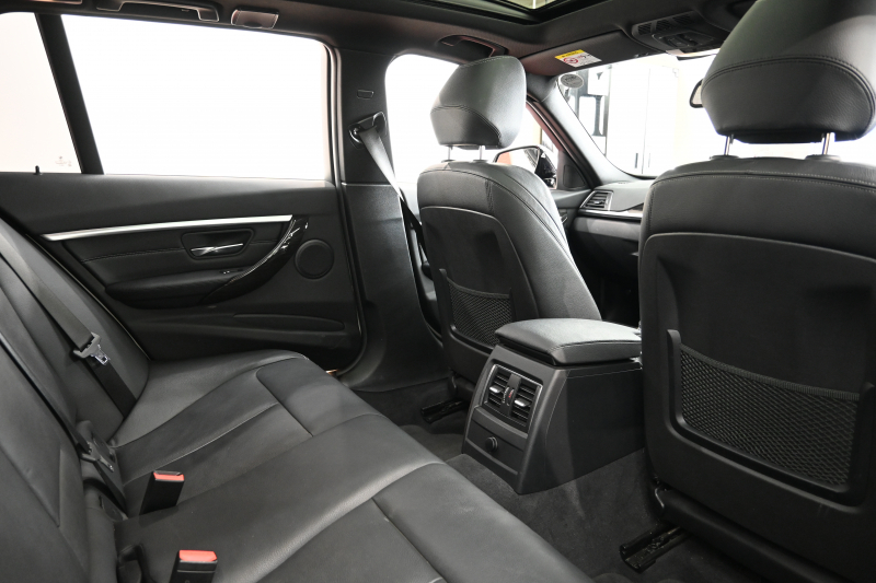 BMW 3シリーズ 320i ﾂｰﾘﾝｸﾞ Mｽﾎﾟｰﾂ　後期LCIﾓﾃﾞﾙ ACC 黒革 ｼｰﾄﾋｰﾀｰ ﾊﾟﾉﾗﾏSR 純正iDriveﾅﾋﾞTV ﾌﾙｾｸﾞ Bｶﾒﾗ Mｴｱﾛ&18ｲﾝﾁAW 自動ﾄﾗﾝｸ LEDﾗｲﾄ　2年保証付