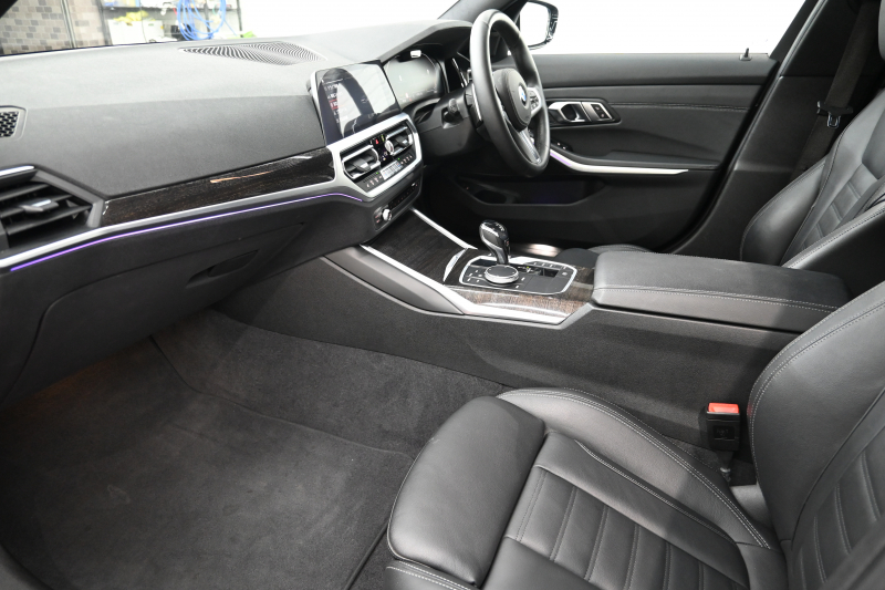 BMW 3シリーズ 320d ﾂｰﾘﾝｸﾞ Mｽﾎﾟｰﾂ ﾊｲﾗｲﾝPKG　ACC 黒革 純正HDDﾅﾋﾞ CarPlay Bｶﾒﾗ Mｴｱﾛ&18ｲﾝﾁAW 自動ﾄﾗﾝｸ ﾜｲﾔﾚｽﾁｬｰｼﾞ　2年保証付