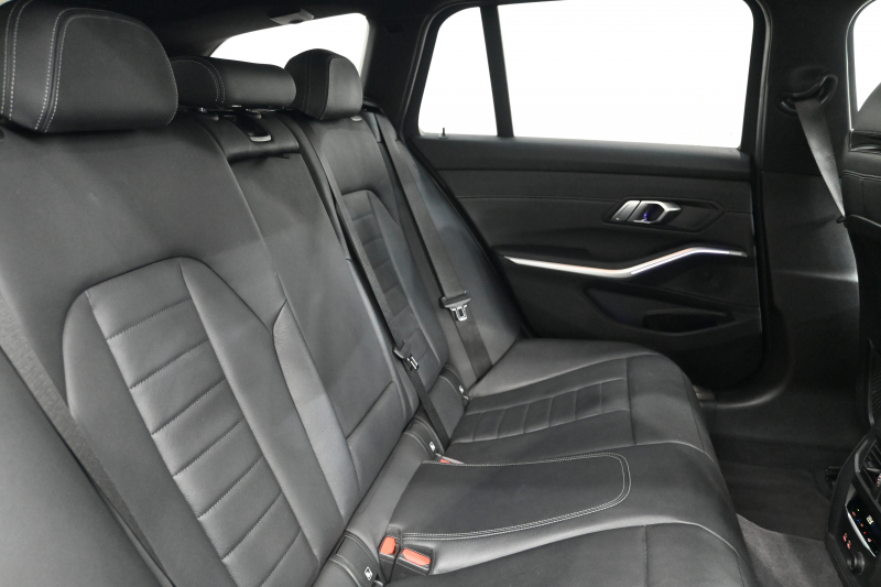 BMW 3シリーズ 320d ﾂｰﾘﾝｸﾞ Mｽﾎﾟｰﾂ ﾊｲﾗｲﾝPKG　ACC 黒革 純正HDDﾅﾋﾞ CarPlay Bｶﾒﾗ Mｴｱﾛ&18ｲﾝﾁAW 自動ﾄﾗﾝｸ ﾜｲﾔﾚｽﾁｬｰｼﾞ　2年保証付