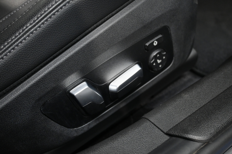 BMW 3シリーズ 320d ﾂｰﾘﾝｸﾞ Mｽﾎﾟｰﾂ ﾊｲﾗｲﾝPKG　ACC 黒革 純正HDDﾅﾋﾞ CarPlay Bｶﾒﾗ Mｴｱﾛ&18ｲﾝﾁAW 自動ﾄﾗﾝｸ ﾜｲﾔﾚｽﾁｬｰｼﾞ　2年保証付