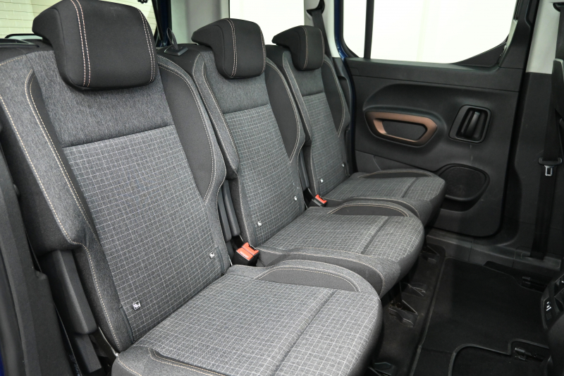 プジョー リフター GT　Pｽﾀ ACC ECO 専用ｼｰﾄ ﾊﾟﾉﾗﾏR 純正ﾀｯﾁｽｸﾘｰﾝ ﾅﾋﾞTV ﾌﾙｾｸﾞ CarPlay Bｶﾒﾗ 純正17ｲﾝﾁAW ｱｸﾃｨﾌﾞｾｰﾌﾃｨﾌﾞﾚｰｷ　2年保証付