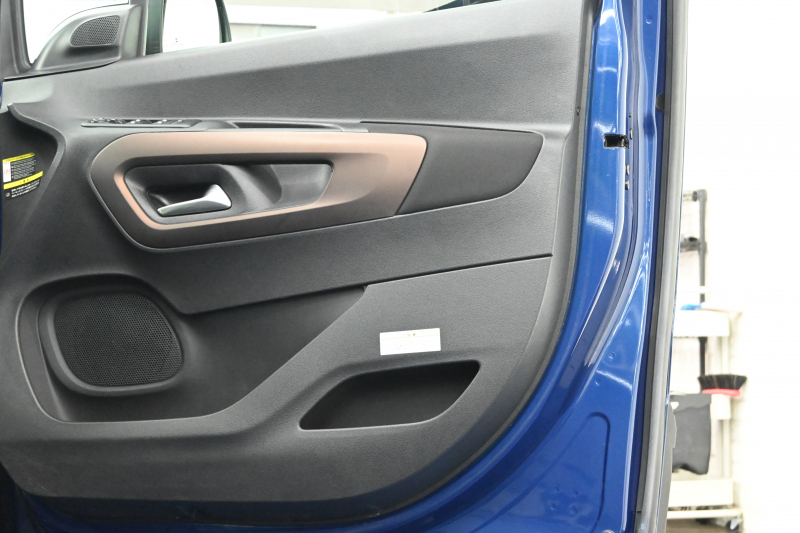 プジョー リフター GT　Pｽﾀ ACC ECO 専用ｼｰﾄ ﾊﾟﾉﾗﾏR 純正ﾀｯﾁｽｸﾘｰﾝ ﾅﾋﾞTV ﾌﾙｾｸﾞ CarPlay Bｶﾒﾗ 純正17ｲﾝﾁAW ｱｸﾃｨﾌﾞｾｰﾌﾃｨﾌﾞﾚｰｷ　2年保証付