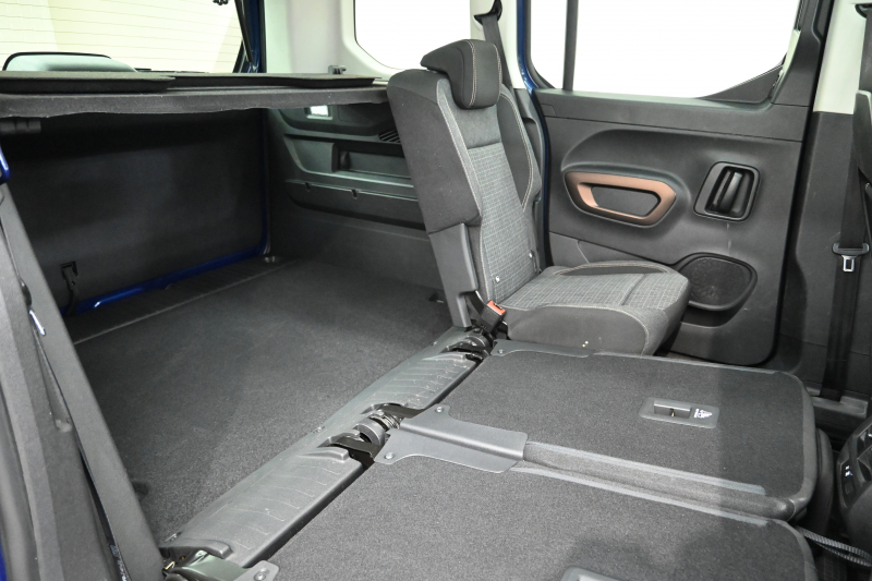 プジョー リフター GT　Pｽﾀ ACC ECO 専用ｼｰﾄ ﾊﾟﾉﾗﾏR 純正ﾀｯﾁｽｸﾘｰﾝ ﾅﾋﾞTV ﾌﾙｾｸﾞ CarPlay Bｶﾒﾗ 純正17ｲﾝﾁAW ｱｸﾃｨﾌﾞｾｰﾌﾃｨﾌﾞﾚｰｷ　2年保証付