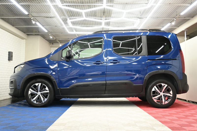 プジョー リフター GT　Pｽﾀ ACC ECO 専用ｼｰﾄ ﾊﾟﾉﾗﾏR 純正ﾀｯﾁｽｸﾘｰﾝ ﾅﾋﾞTV ﾌﾙｾｸﾞ CarPlay Bｶﾒﾗ 純正17ｲﾝﾁAW ｱｸﾃｨﾌﾞｾｰﾌﾃｨﾌﾞﾚｰｷ　2年保証付