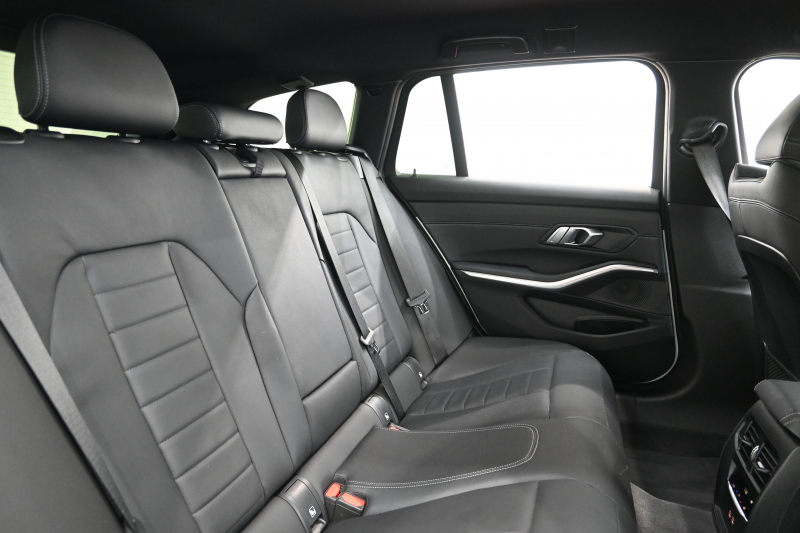 BMW 3シリーズ 320d xDrive ﾂｰﾘﾝｸﾞ Mｽﾎﾟｰﾂ　後期 1ｵｰﾅｰ ACC 黒革 純正ｶｰﾌﾞﾄﾞﾃﾞｨｽﾌﾟﾚｲﾅﾋﾞ CarPlay Bｶﾒﾗ Mｴｱﾛ&18ｲﾝﾁAW ｵｰﾄﾃｰﾙｹﾞｰﾄ ﾜｲﾔﾚｽﾁｬｰｼﾞ　2年保証付