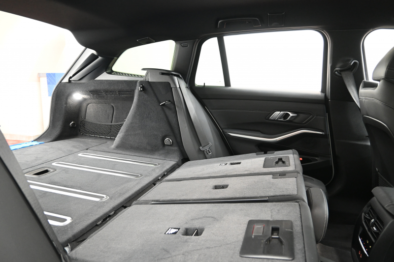 BMW 3シリーズ 320d xDrive ﾂｰﾘﾝｸﾞ Mｽﾎﾟｰﾂ　後期 1ｵｰﾅｰ ACC 黒革 純正ｶｰﾌﾞﾄﾞﾃﾞｨｽﾌﾟﾚｲﾅﾋﾞ CarPlay Bｶﾒﾗ Mｴｱﾛ&18ｲﾝﾁAW ｵｰﾄﾃｰﾙｹﾞｰﾄ ﾜｲﾔﾚｽﾁｬｰｼﾞ　2年保証付