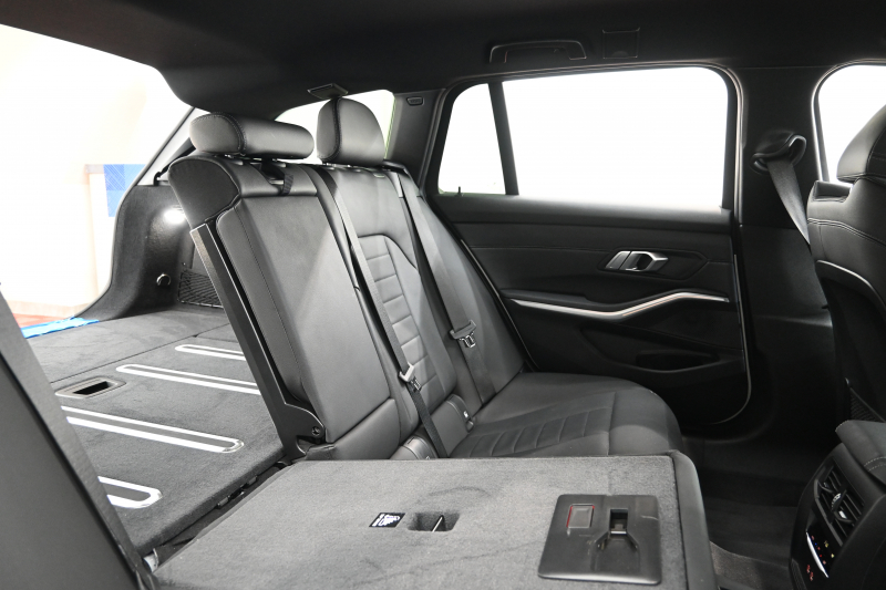 BMW 3シリーズ 320d xDrive ﾂｰﾘﾝｸﾞ Mｽﾎﾟｰﾂ　後期 1ｵｰﾅｰ ACC 黒革 純正ｶｰﾌﾞﾄﾞﾃﾞｨｽﾌﾟﾚｲﾅﾋﾞ CarPlay Bｶﾒﾗ Mｴｱﾛ&18ｲﾝﾁAW ｵｰﾄﾃｰﾙｹﾞｰﾄ ﾜｲﾔﾚｽﾁｬｰｼﾞ　2年保証付