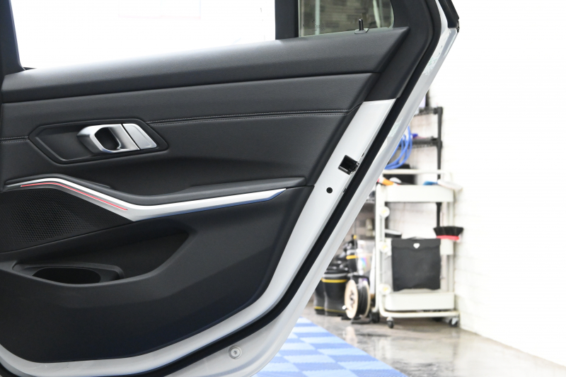 BMW 3シリーズ 320d xDrive ﾂｰﾘﾝｸﾞ Mｽﾎﾟｰﾂ　後期 1ｵｰﾅｰ ACC 黒革 純正ｶｰﾌﾞﾄﾞﾃﾞｨｽﾌﾟﾚｲﾅﾋﾞ CarPlay Bｶﾒﾗ Mｴｱﾛ&18ｲﾝﾁAW ｵｰﾄﾃｰﾙｹﾞｰﾄ ﾜｲﾔﾚｽﾁｬｰｼﾞ　2年保証付