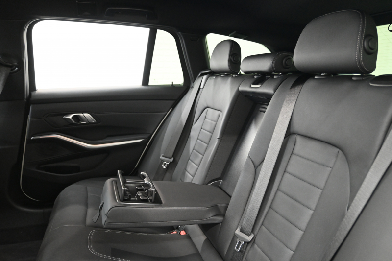 BMW 3シリーズ 320d xDrive ﾂｰﾘﾝｸﾞ Mｽﾎﾟｰﾂ　後期 1ｵｰﾅｰ ACC 黒革 純正ｶｰﾌﾞﾄﾞﾃﾞｨｽﾌﾟﾚｲﾅﾋﾞ CarPlay Bｶﾒﾗ Mｴｱﾛ&18ｲﾝﾁAW ｵｰﾄﾃｰﾙｹﾞｰﾄ ﾜｲﾔﾚｽﾁｬｰｼﾞ　2年保証付