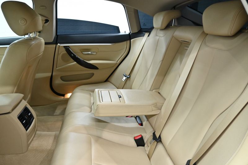 BMW 4シリーズ 420i ｸﾞﾗﾝｸｰﾍﾟ ﾗｸﾞｼﾞｭｱﾘｰ　後期LCIﾓﾃﾞﾙ ACC ﾍﾞｰｼﾞｭ革 ｼｰﾄﾋｰﾀｰ 純正iDriveﾅﾋﾞTV ﾌﾙｾｸﾞ Bｶﾒﾗ ﾃﾞｼﾞﾀﾙﾒｰﾀｰ Hi-Fiｽﾋﾟｰｶｰ 18ｲﾝﾁAW 自動ﾄﾗﾝｸ LEDﾗｲﾄ　2年保証付