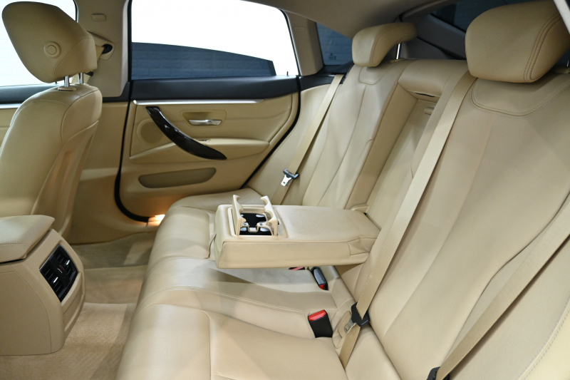 BMW 4シリーズ 420i ｸﾞﾗﾝｸｰﾍﾟ ﾗｸﾞｼﾞｭｱﾘｰ　後期LCIﾓﾃﾞﾙ ACC ﾍﾞｰｼﾞｭ革 ｼｰﾄﾋｰﾀｰ 純正iDriveﾅﾋﾞTV ﾌﾙｾｸﾞ Bｶﾒﾗ ﾃﾞｼﾞﾀﾙﾒｰﾀｰ Hi-Fiｽﾋﾟｰｶｰ 18ｲﾝﾁAW 自動ﾄﾗﾝｸ LEDﾗｲﾄ　2年保証付