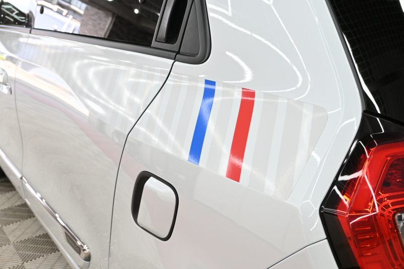 ルノー トゥインゴ ｲﾝﾃﾝｽ ｴﾃﾞｨｼｮﾝﾌｨﾅﾙ　正規D車 300台限定特別仕様 ECO機能 ｸﾙｺﾝ 専用ﾚｻﾞｰ調×ﾌｧﾌﾞﾘｯｸｼｰﾄ ｼｰﾄﾋｰﾀｰ 純正ﾀｯﾁｽｸﾘｰﾝ CarPlay Bｶﾒﾗ 16ｲﾝﾁｱﾛｲﾎｲｰﾙ　2年保証付