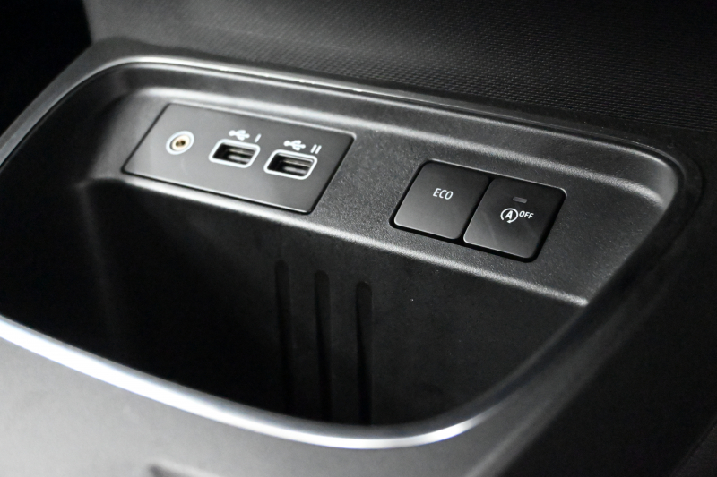 ルノー トゥインゴ ｲﾝﾃﾝｽ ｴﾃﾞｨｼｮﾝﾌｨﾅﾙ　正規D車 300台限定特別仕様 ECO機能 ｸﾙｺﾝ 専用ﾚｻﾞｰ調×ﾌｧﾌﾞﾘｯｸｼｰﾄ ｼｰﾄﾋｰﾀｰ 純正ﾀｯﾁｽｸﾘｰﾝ CarPlay Bｶﾒﾗ 16ｲﾝﾁｱﾛｲﾎｲｰﾙ　2年保証付