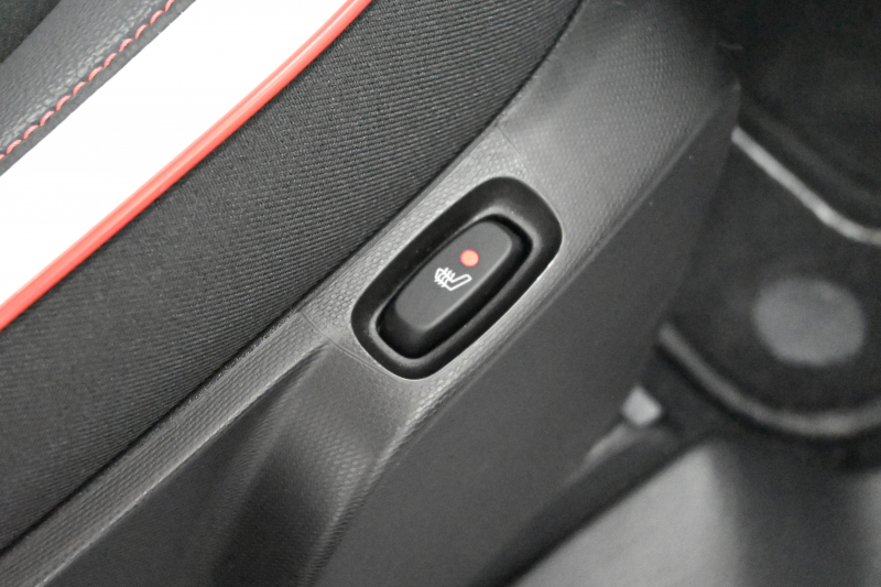 ルノー トゥインゴ ｲﾝﾃﾝｽ ｴﾃﾞｨｼｮﾝﾌｨﾅﾙ　正規D車 300台限定特別仕様 ECO機能 ｸﾙｺﾝ 専用ﾚｻﾞｰ調×ﾌｧﾌﾞﾘｯｸｼｰﾄ ｼｰﾄﾋｰﾀｰ 純正ﾀｯﾁｽｸﾘｰﾝ CarPlay Bｶﾒﾗ 16ｲﾝﾁｱﾛｲﾎｲｰﾙ　2年保証付