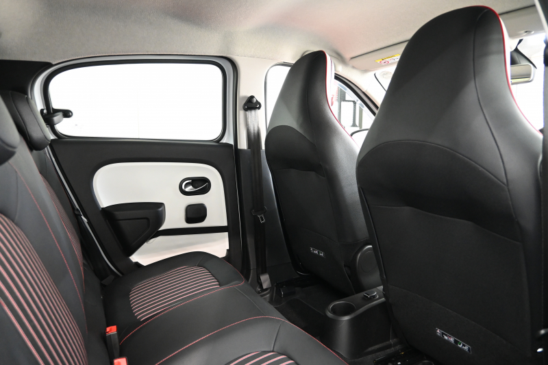 ルノー トゥインゴ ｲﾝﾃﾝｽ ｴﾃﾞｨｼｮﾝﾌｨﾅﾙ　正規D車 300台限定特別仕様 ECO機能 ｸﾙｺﾝ 専用ﾚｻﾞｰ調×ﾌｧﾌﾞﾘｯｸｼｰﾄ ｼｰﾄﾋｰﾀｰ 純正ﾀｯﾁｽｸﾘｰﾝ CarPlay Bｶﾒﾗ 16ｲﾝﾁｱﾛｲﾎｲｰﾙ　2年保証付