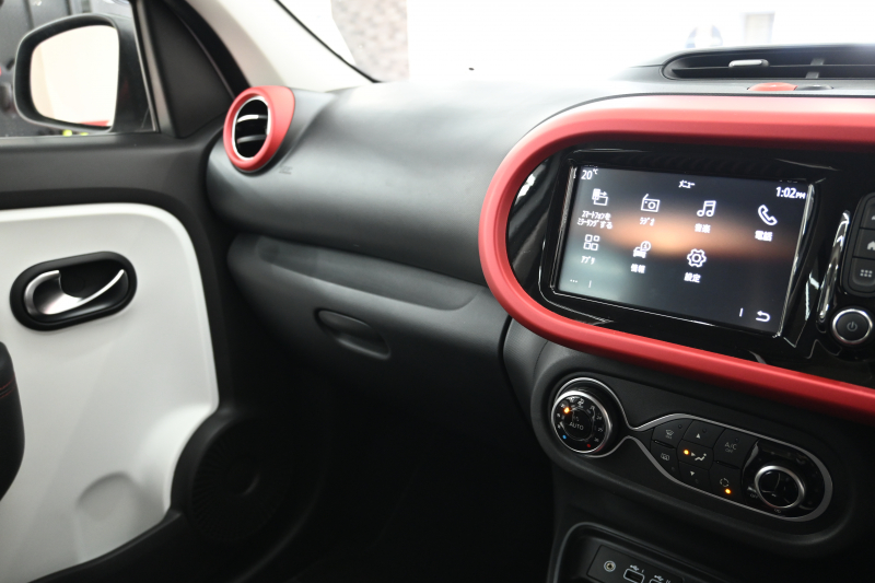 ルノー トゥインゴ ｲﾝﾃﾝｽ ｴﾃﾞｨｼｮﾝﾌｨﾅﾙ　正規D車 300台限定特別仕様 ECO機能 ｸﾙｺﾝ 専用ﾚｻﾞｰ調×ﾌｧﾌﾞﾘｯｸｼｰﾄ ｼｰﾄﾋｰﾀｰ 純正ﾀｯﾁｽｸﾘｰﾝ CarPlay Bｶﾒﾗ 16ｲﾝﾁｱﾛｲﾎｲｰﾙ　2年保証付