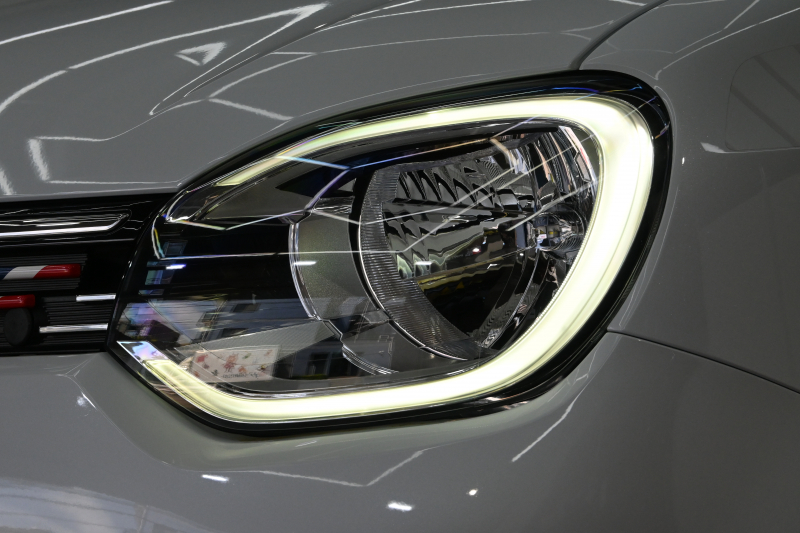 ルノー トゥインゴ ｲﾝﾃﾝｽ ｴﾃﾞｨｼｮﾝﾌｨﾅﾙ　正規D車 300台限定特別仕様 ECO機能 ｸﾙｺﾝ 専用ﾚｻﾞｰ調×ﾌｧﾌﾞﾘｯｸｼｰﾄ ｼｰﾄﾋｰﾀｰ 純正ﾀｯﾁｽｸﾘｰﾝ CarPlay Bｶﾒﾗ 16ｲﾝﾁｱﾛｲﾎｲｰﾙ　2年保証付