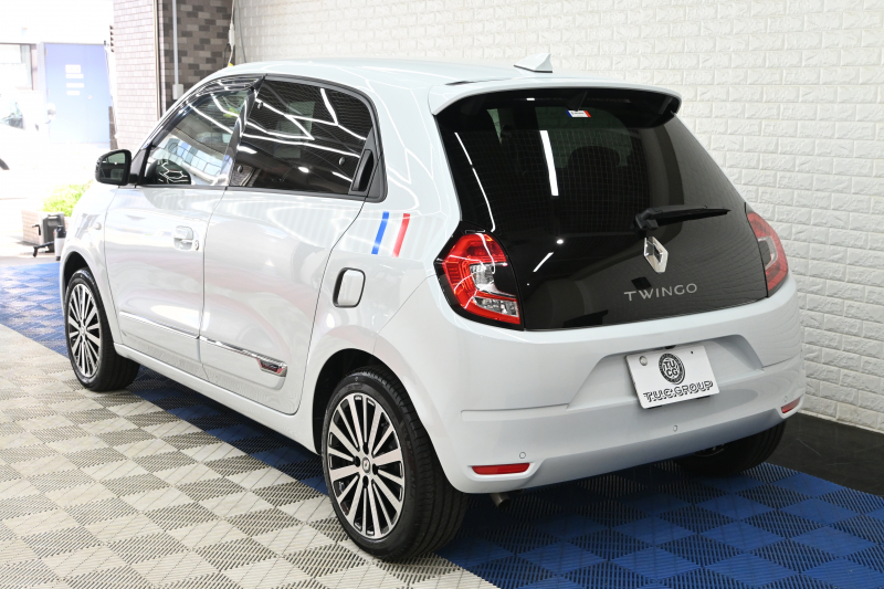ルノー トゥインゴ ｲﾝﾃﾝｽ ｴﾃﾞｨｼｮﾝﾌｨﾅﾙ　正規D車 300台限定特別仕様 ECO機能 ｸﾙｺﾝ 専用ﾚｻﾞｰ調×ﾌｧﾌﾞﾘｯｸｼｰﾄ ｼｰﾄﾋｰﾀｰ 純正ﾀｯﾁｽｸﾘｰﾝ CarPlay Bｶﾒﾗ 16ｲﾝﾁｱﾛｲﾎｲｰﾙ　2年保証付