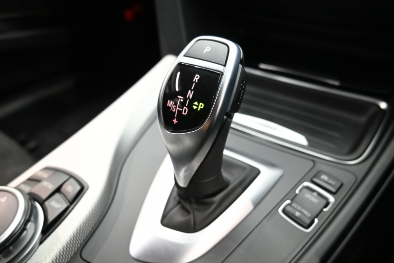 BMW 3シリーズ 320d ﾂｰﾘﾝｸﾞ Mｽﾎﾟｰﾂ　正規D車 1ｵｰﾅｰ ACC 専用ｼｰﾄ 純正iDriveﾅﾋﾞ Bｶﾒﾗ Mｴｱﾛ&18ｲﾝﾁAW 自動ﾄﾗﾝｸ ｷｾﾉﾝﾗｲﾄ　2年保証付