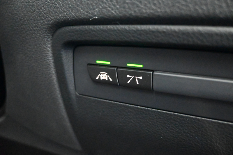 BMW 3シリーズ 320d ﾂｰﾘﾝｸﾞ Mｽﾎﾟｰﾂ　正規D車 1ｵｰﾅｰ ACC 専用ｼｰﾄ 純正iDriveﾅﾋﾞ Bｶﾒﾗ Mｴｱﾛ&18ｲﾝﾁAW 自動ﾄﾗﾝｸ ｷｾﾉﾝﾗｲﾄ　2年保証付