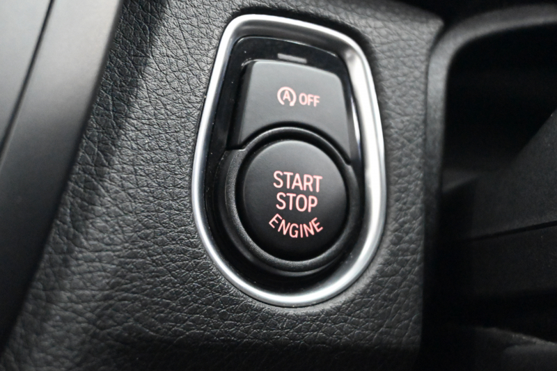 BMW 3シリーズ 320d ﾂｰﾘﾝｸﾞ Mｽﾎﾟｰﾂ　正規D車 1ｵｰﾅｰ ACC 専用ｼｰﾄ 純正iDriveﾅﾋﾞ Bｶﾒﾗ Mｴｱﾛ&18ｲﾝﾁAW 自動ﾄﾗﾝｸ ｷｾﾉﾝﾗｲﾄ　2年保証付