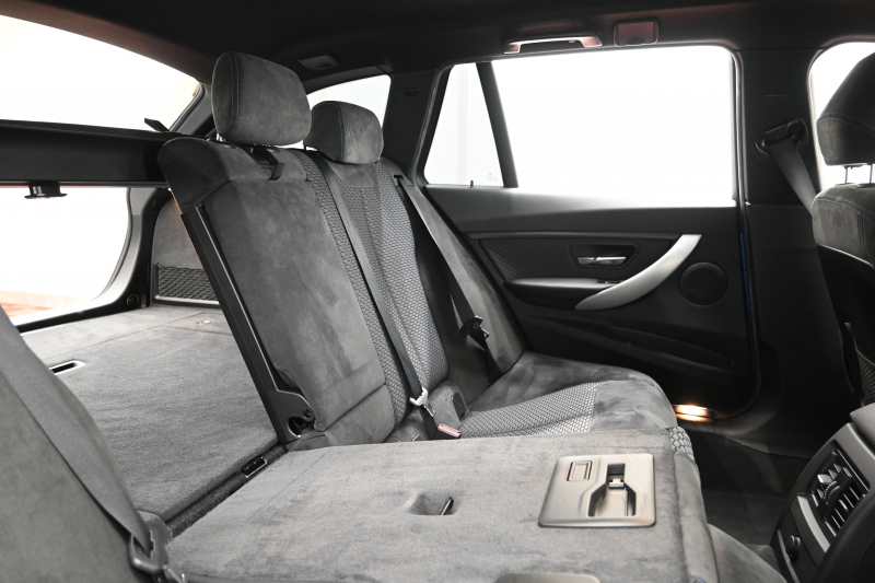 BMW 3シリーズ 320d ﾂｰﾘﾝｸﾞ Mｽﾎﾟｰﾂ　正規D車 1ｵｰﾅｰ ACC 専用ｼｰﾄ 純正iDriveﾅﾋﾞ Bｶﾒﾗ Mｴｱﾛ&18ｲﾝﾁAW 自動ﾄﾗﾝｸ ｷｾﾉﾝﾗｲﾄ　2年保証付