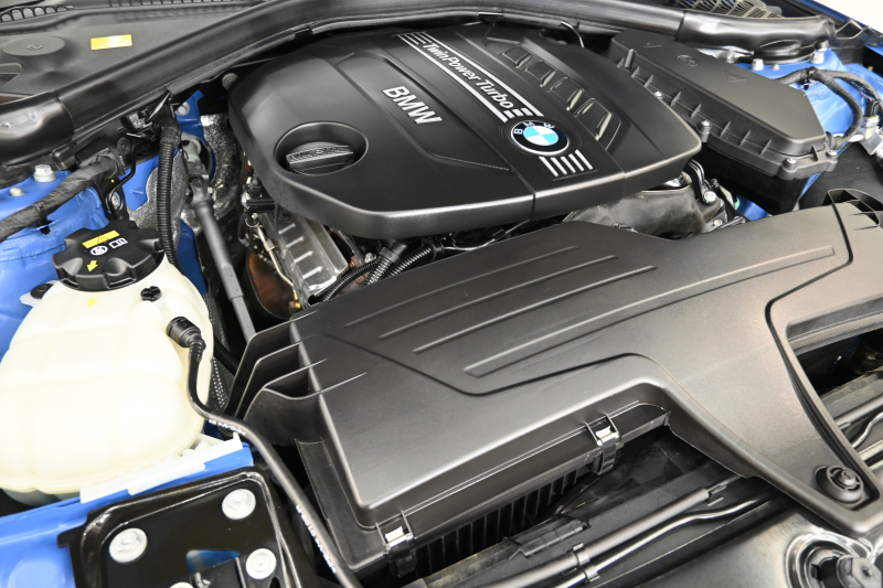 BMW 3シリーズ 320d ﾂｰﾘﾝｸﾞ Mｽﾎﾟｰﾂ　正規D車 1ｵｰﾅｰ ACC 専用ｼｰﾄ 純正iDriveﾅﾋﾞ Bｶﾒﾗ Mｴｱﾛ&18ｲﾝﾁAW 自動ﾄﾗﾝｸ ｷｾﾉﾝﾗｲﾄ　2年保証付