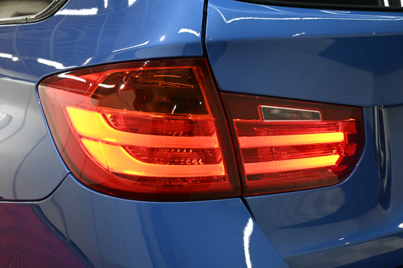 BMW 3シリーズ 320d ﾂｰﾘﾝｸﾞ Mｽﾎﾟｰﾂ　正規D車 1ｵｰﾅｰ ACC 専用ｼｰﾄ 純正iDriveﾅﾋﾞ Bｶﾒﾗ Mｴｱﾛ&18ｲﾝﾁAW 自動ﾄﾗﾝｸ ｷｾﾉﾝﾗｲﾄ　2年保証付