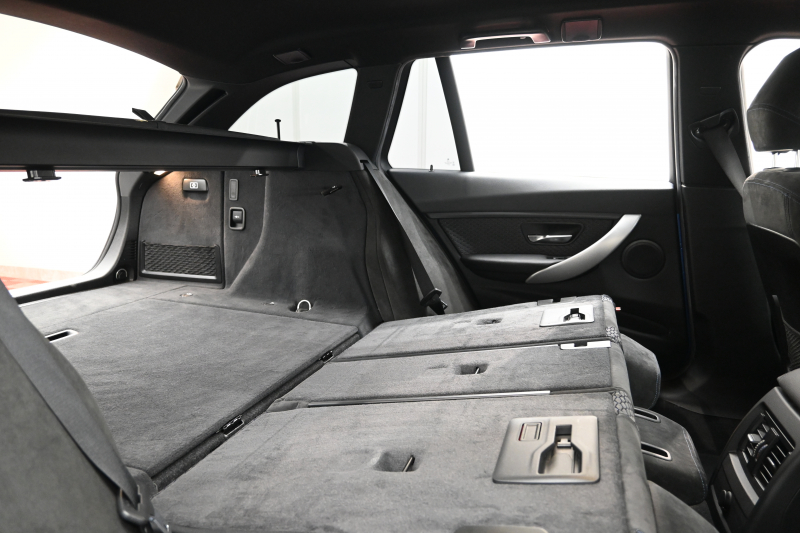 BMW 3シリーズ 320d ﾂｰﾘﾝｸﾞ Mｽﾎﾟｰﾂ　正規D車 1ｵｰﾅｰ ACC 専用ｼｰﾄ 純正iDriveﾅﾋﾞ Bｶﾒﾗ Mｴｱﾛ&18ｲﾝﾁAW 自動ﾄﾗﾝｸ ｷｾﾉﾝﾗｲﾄ　2年保証付