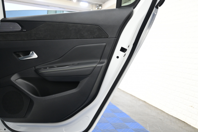 プジョー 308 GTﾌﾞﾙｰHDi ﾌﾞﾙｰﾅｯﾊﾟｴﾃﾞｨｼｮﾝ　200台限定特別仕様車 ACC Pｽﾀ ECO ﾌﾞﾙｰﾅｯﾊﾟ革 ﾊﾟﾉﾗﾏSR 純正ﾀｯﾁｽｸﾘｰﾝ ﾅﾋﾞ CarPlay FOCALｽﾋﾟｰｶｰ 360ｶﾒﾗ ﾏﾄﾘｸｽLEDﾗｲﾄ　新車保証継承可