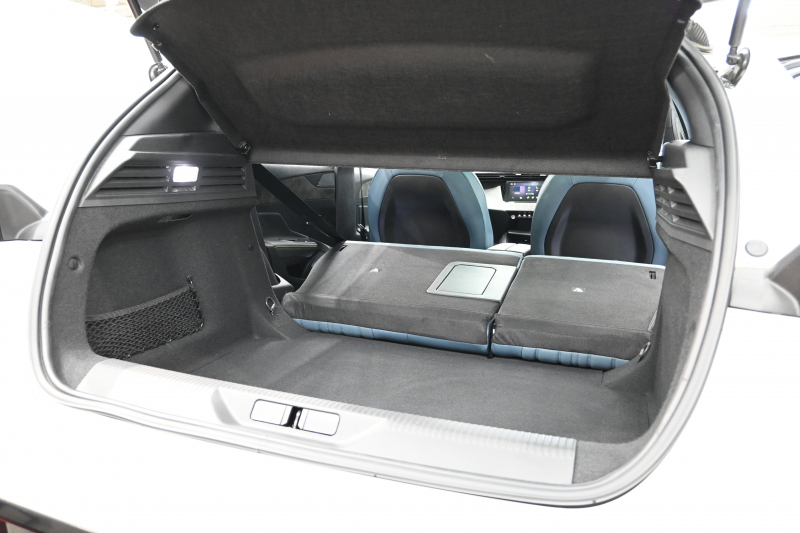 プジョー 308 GTﾌﾞﾙｰHDi ﾌﾞﾙｰﾅｯﾊﾟｴﾃﾞｨｼｮﾝ　200台限定特別仕様車 ACC Pｽﾀ ECO ﾌﾞﾙｰﾅｯﾊﾟ革 ﾊﾟﾉﾗﾏSR 純正ﾀｯﾁｽｸﾘｰﾝ ﾅﾋﾞ CarPlay FOCALｽﾋﾟｰｶｰ 360ｶﾒﾗ ﾏﾄﾘｸｽLEDﾗｲﾄ　新車保証継承可