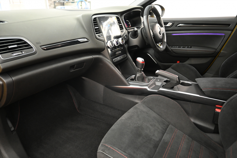 ルノー メガーヌ RSﾄﾛﾌｨｰ 6MT　ACC RECARO製ｾﾐﾊﾞｹｯﾄｼｰﾄ 純正ﾀｯﾁｽｸﾘｰﾝ Bluetoothｵｰﾃﾞｨｵ CarPlay Bｶﾒﾗ 前後ﾊﾟｰｷﾝｸﾞｾﾝｻｰ 19ｲﾝﾁ鍛造AW ﾌﾞﾚﾝﾎﾞ製ﾚｯﾄﾞｷｬﾘﾊﾟｰ LEDﾍｯﾄﾞﾗｲﾄ　2年保証付