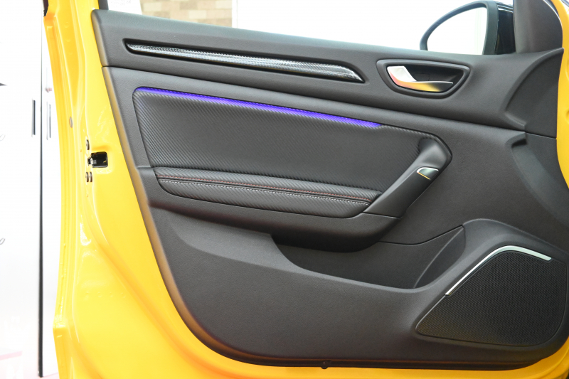 ルノー メガーヌ RSﾄﾛﾌｨｰ 6MT　ACC RECARO製ｾﾐﾊﾞｹｯﾄｼｰﾄ 純正ﾀｯﾁｽｸﾘｰﾝ Bluetoothｵｰﾃﾞｨｵ CarPlay Bｶﾒﾗ 前後ﾊﾟｰｷﾝｸﾞｾﾝｻｰ 19ｲﾝﾁ鍛造AW ﾌﾞﾚﾝﾎﾞ製ﾚｯﾄﾞｷｬﾘﾊﾟｰ LEDﾍｯﾄﾞﾗｲﾄ　2年保証付