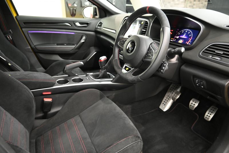 ルノー メガーヌ RSﾄﾛﾌｨｰ 6MT　ACC RECARO製ｾﾐﾊﾞｹｯﾄｼｰﾄ 純正ﾀｯﾁｽｸﾘｰﾝ Bluetoothｵｰﾃﾞｨｵ CarPlay Bｶﾒﾗ 前後ﾊﾟｰｷﾝｸﾞｾﾝｻｰ 19ｲﾝﾁ鍛造AW ﾌﾞﾚﾝﾎﾞ製ﾚｯﾄﾞｷｬﾘﾊﾟｰ LEDﾍｯﾄﾞﾗｲﾄ　2年保証付