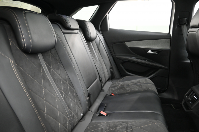 プジョー 3008 GT ﾌﾞﾙｰHDi　Pｽﾀ ACC ﾊｰﾌ革 ﾊﾟﾉﾗﾏSR 純正ﾀｯﾁｽｸﾘｰﾝ ﾅﾋﾞTV ﾌﾙｾｸﾞ CarPlay ADVｺﾝﾄﾛｰﾙ 純正18ｲﾝﾁAW LEDﾗｲﾄ ｱｸﾃｨﾌﾞｾｰﾌﾃｨﾌﾞﾚｰｷ　2年保証付