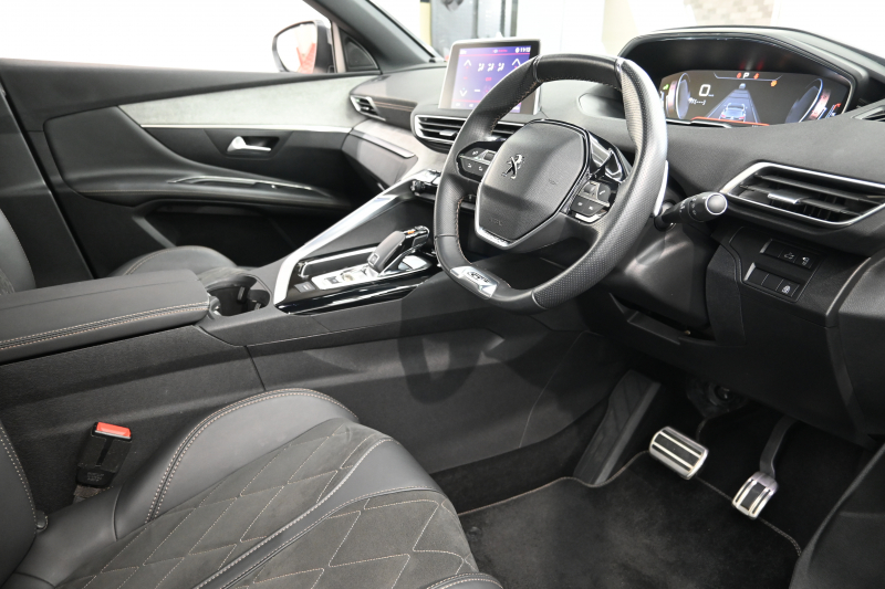 プジョー 3008 GT ﾌﾞﾙｰHDi　Pｽﾀ ACC ﾊｰﾌ革 ﾊﾟﾉﾗﾏSR 純正ﾀｯﾁｽｸﾘｰﾝ ﾅﾋﾞTV ﾌﾙｾｸﾞ CarPlay ADVｺﾝﾄﾛｰﾙ 純正18ｲﾝﾁAW LEDﾗｲﾄ ｱｸﾃｨﾌﾞｾｰﾌﾃｨﾌﾞﾚｰｷ　2年保証付