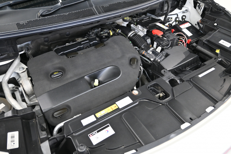 プジョー 3008 GT ﾌﾞﾙｰHDi　Pｽﾀ ACC ﾊｰﾌ革 ﾊﾟﾉﾗﾏSR 純正ﾀｯﾁｽｸﾘｰﾝ ﾅﾋﾞTV ﾌﾙｾｸﾞ CarPlay ADVｺﾝﾄﾛｰﾙ 純正18ｲﾝﾁAW LEDﾗｲﾄ ｱｸﾃｨﾌﾞｾｰﾌﾃｨﾌﾞﾚｰｷ　2年保証付