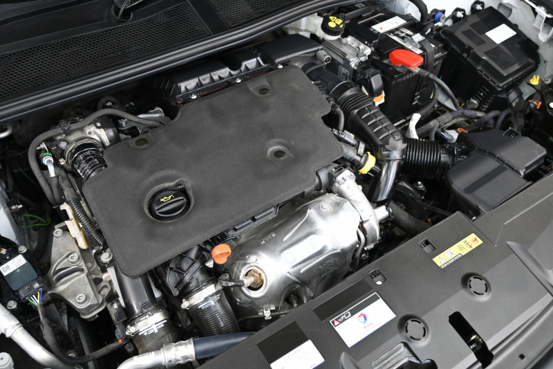 プジョー 308 GTﾌﾞﾙｰHDi ﾌﾞﾙｰﾅｯﾊﾟｴﾃﾞｨｼｮﾝ　200台限定特別仕様車 ACC Pｽﾀ ECO ﾌﾞﾙｰﾅｯﾊﾟ革 ﾊﾟﾉﾗﾏSR 純正ﾀｯﾁｽｸﾘｰﾝ ﾅﾋﾞ CarPlay FOCALｽﾋﾟｰｶｰ 360ｶﾒﾗ ﾏﾄﾘｸｽLEDﾗｲﾄ　2年保証付